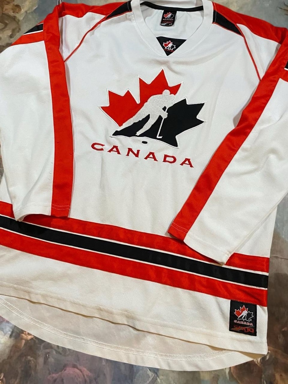 Canada Hockey Jersey - White & Red